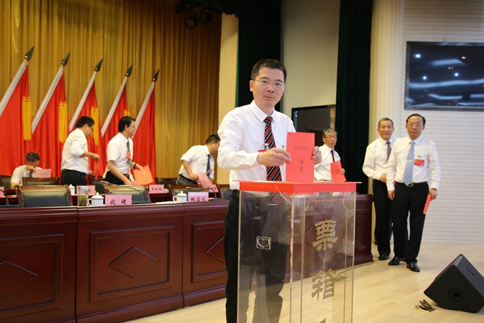 慶祝建黨99周年——安徽中醫(yī)藥高等專(zhuān)科學(xué)校黨代會(huì)勝利閉幕(圖4)
