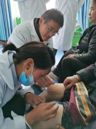 【援藏醫(yī)療】格?；ㄈ罩荆ǘ尳弦恢ㄍ裆；ㄒ煌`放(圖8)