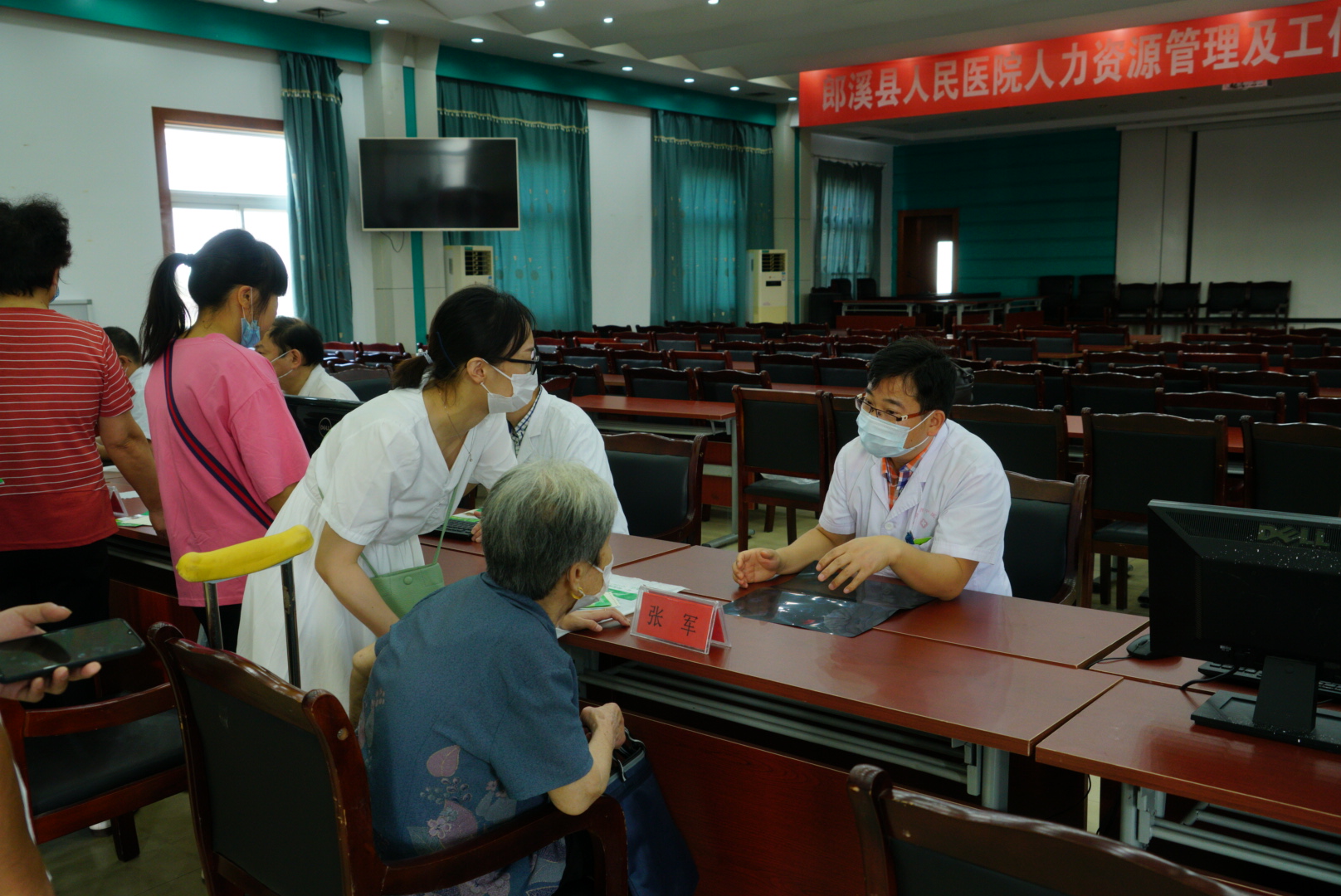 安徽省健康科普專(zhuān)家?guī)斓谝慌蓡T名單公布——蕪湖市中醫(yī)醫(yī)院五名專(zhuān)家入選(圖3)