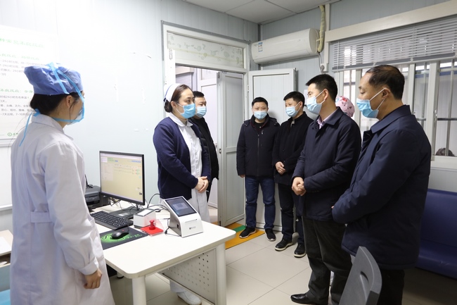 市衛(wèi)健委副主任王少華一行來我院慰問春節(jié)期間堅(jiān)守崗位及留蕪過年醫(yī)務(wù)工作者(圖6)