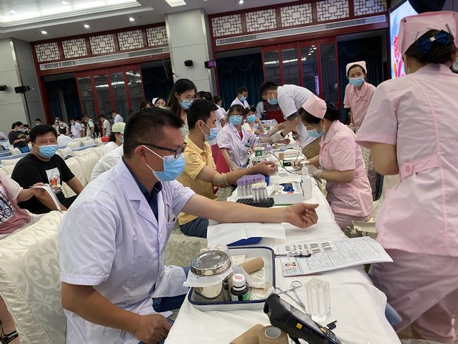 暖心獻(xiàn)血踐初心——我院組織開展2021年職工無償獻(xiàn)血活動(圖6)