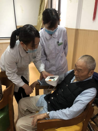 關注老年群體，健康與愛同行——我院老年醫(yī)學科走進頤樂堂老年公寓(圖3)