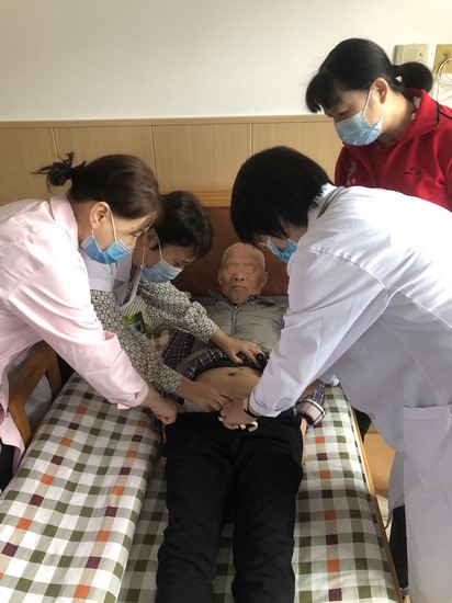 關注老年群體，健康與愛同行——我院老年醫(yī)學科走進頤樂堂老年公寓(圖6)