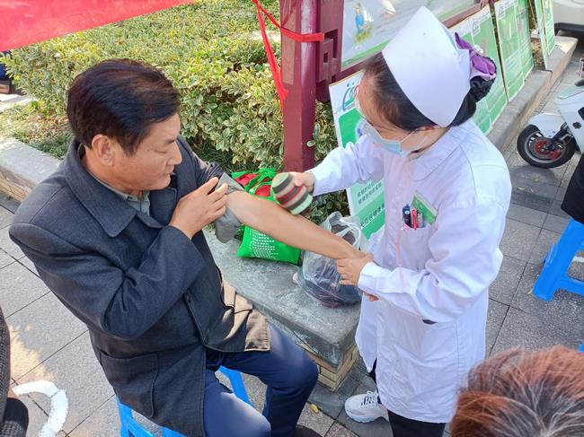 警惕卒中癥狀，盡早識(shí)別救治——我院腦病科開展世界卒中日健康義診(圖4)