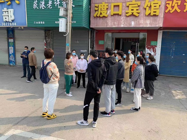 【醫(yī)心抗疫】聞令而動，沖鋒在前 ——我院核酸檢測醫(yī)療隊緊急支援核酸采樣工作(圖2)
