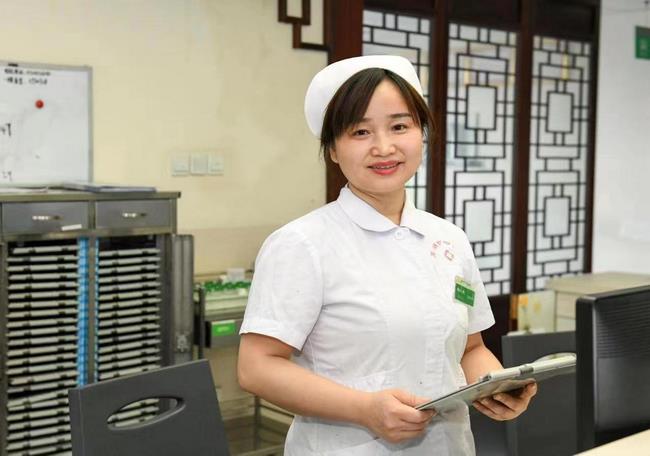“既然選擇，就要做到最好” ——記蕪湖市中醫(yī)醫(yī)院推拿科主管護(hù)師楊小榮(圖1)