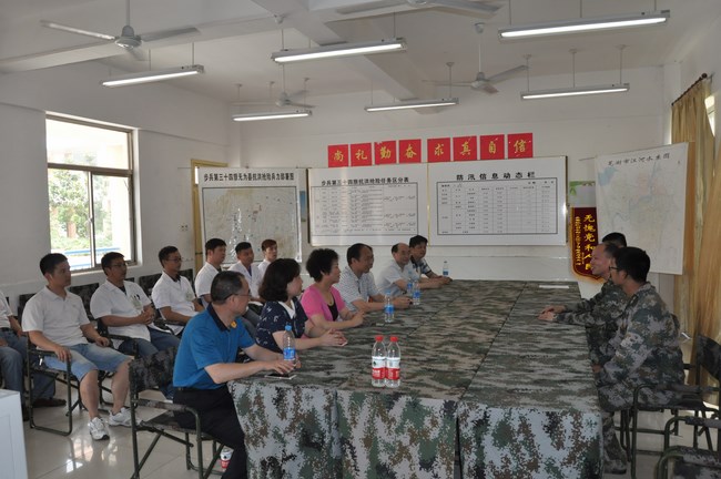 我院第三批醫(yī)療隊(duì)奔赴抗洪一線送醫(yī)送藥 院內(nèi)特色制劑效果好尤受歡迎(圖4)