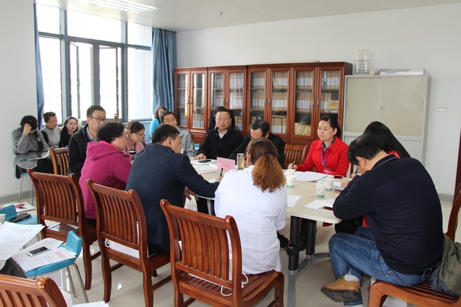 民主決策，科學管理——各代表團分組討論(圖7)