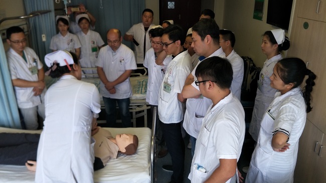 責(zé)任在心，警鐘長(zhǎng)鳴————我院組織院內(nèi)應(yīng)急急救演練(圖6)