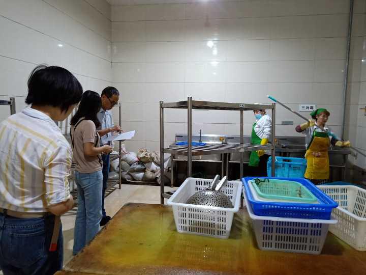 安全意識(shí)在心中 安全生產(chǎn)在手中——總務(wù)處開(kāi)展節(jié)前安全生產(chǎn)大排查(圖5)