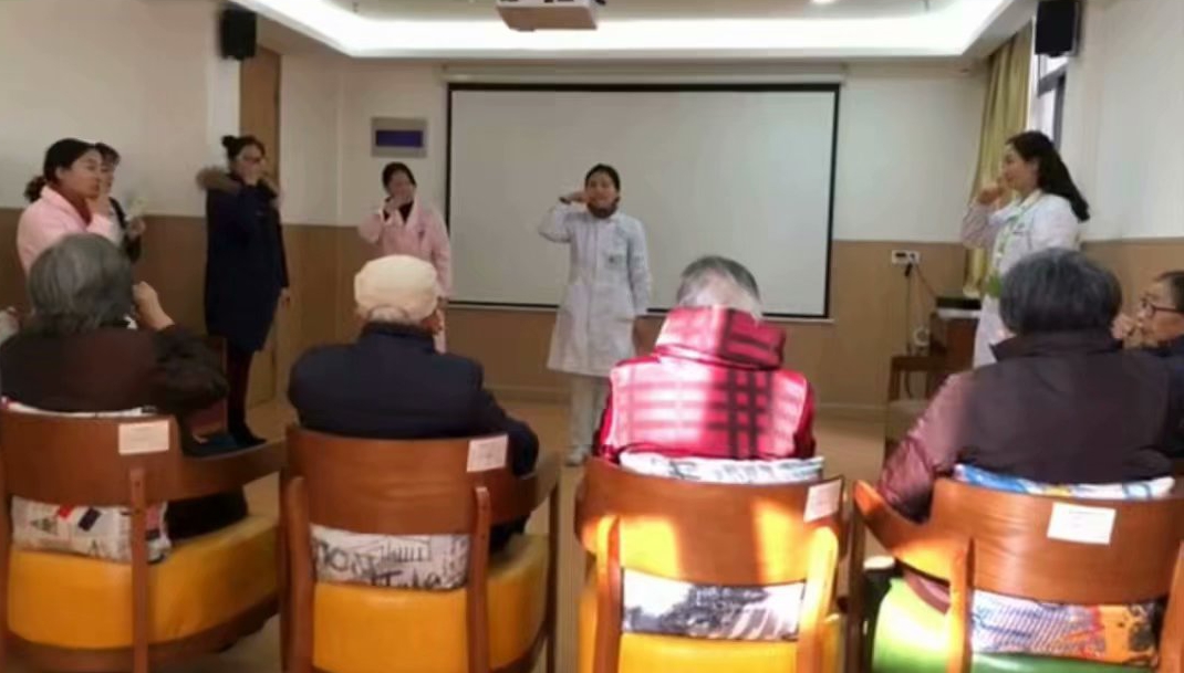 護理延伸服務之中醫(yī)特色循經(jīng)拍打操走進福延頤樂堂養(yǎng)老公寓(圖2)