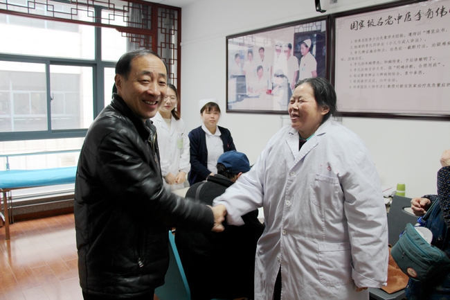 新春伊始，院領(lǐng)導(dǎo)班子慰問一線醫(yī)護(hù)職工(圖8)