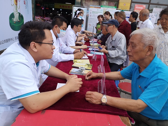 我院聯(lián)合弋磯山街道舉辦5.31世界無煙日健康進(jìn)社區(qū)主題活動(dòng)(圖1)