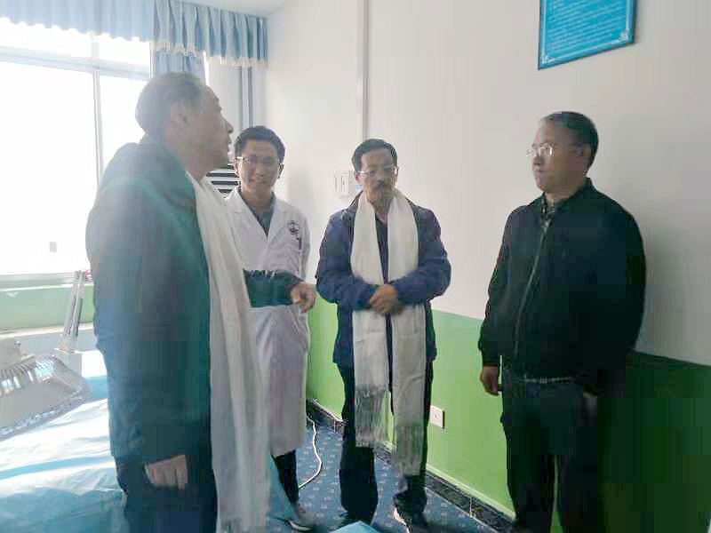 彭俊宇院長一行赴錯那縣藏醫(yī)醫(yī)院進行幫扶前調研(圖1)