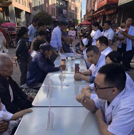 “不忘初心 牢記使命”服務(wù)百姓健康行動 ----市中醫(yī)醫(yī)院弋江區(qū)聯(lián)體進社區(qū)白馬中心義診活動紀實(圖1)