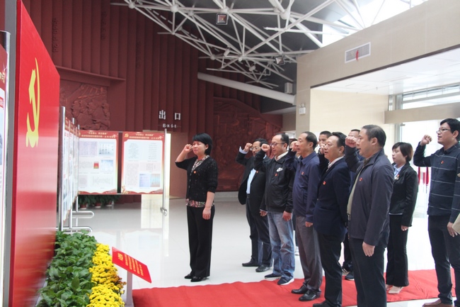 我院開展“傳承紅色基因 堅(jiān)守初心使命”革命傳統(tǒng)教育(圖3)