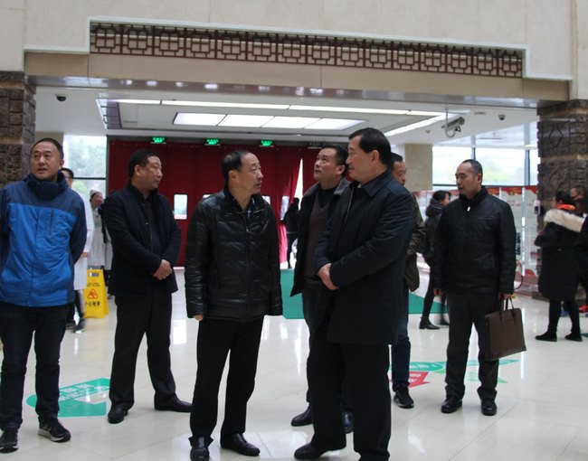 副市長桑寶慶一行來我院檢查指導雙擁政策落實工作(圖1)