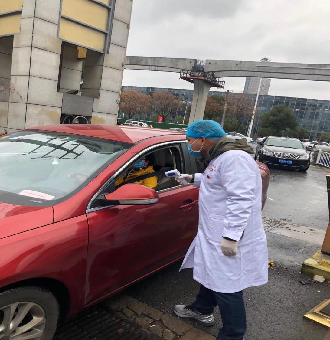 【讓黨旗在防控一線高高飄揚(yáng)】疫情防控，黨員志愿者在行動(dòng)！(圖5)
