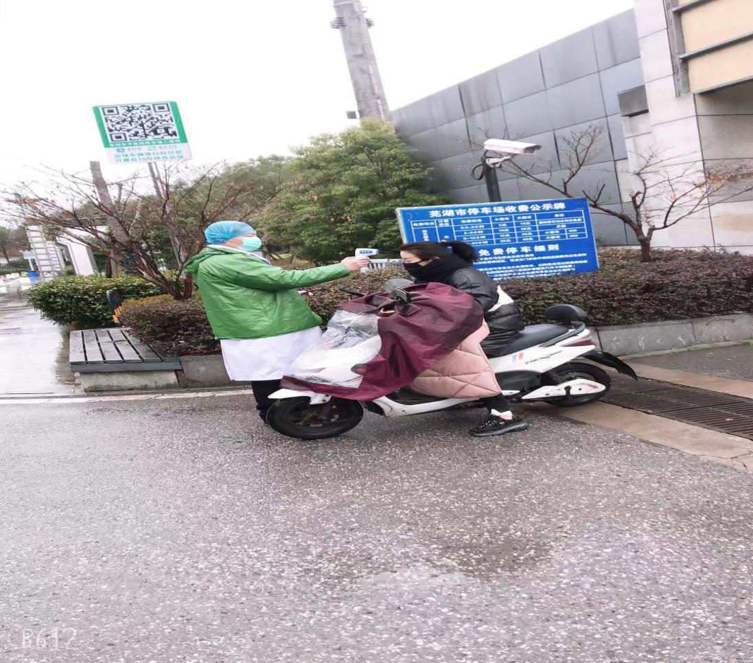 【讓黨旗在防控一線高高飄揚(yáng)】疫情防控，黨員志愿者在行動(dòng)！(圖6)