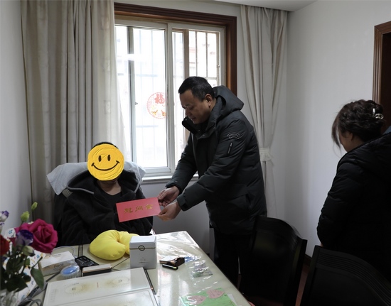 春節(jié)慰問送溫暖   醫(yī)院關(guān)懷暖人心  ——院工會開展節(jié)前走訪慰問病困職工活動(圖7)