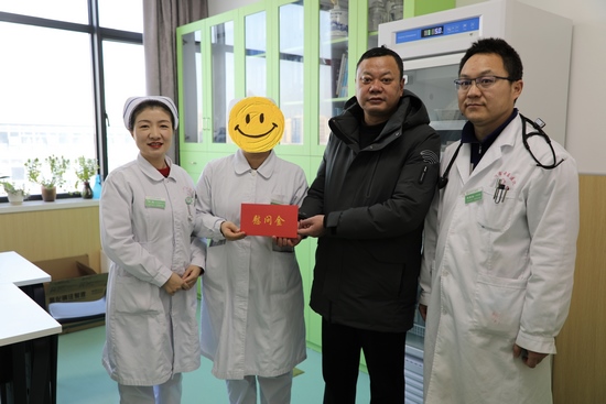 春節(jié)慰問送溫暖   醫(yī)院關(guān)懷暖人心  ——院工會開展節(jié)前走訪慰問病困職工活動(圖8)